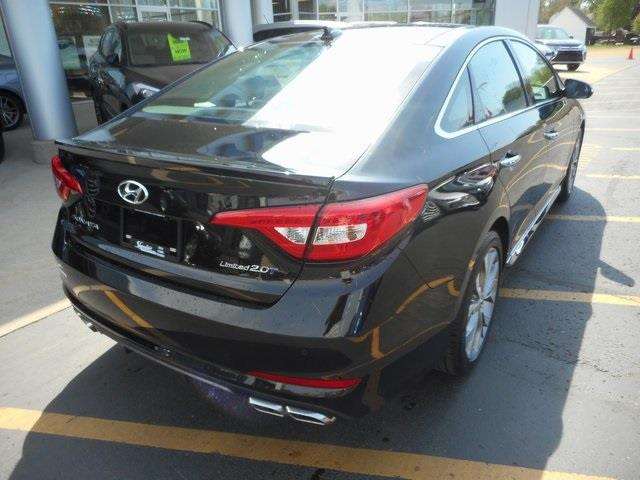 2017 Hyundai Sonata Limited 2.0T 4dr Sedan